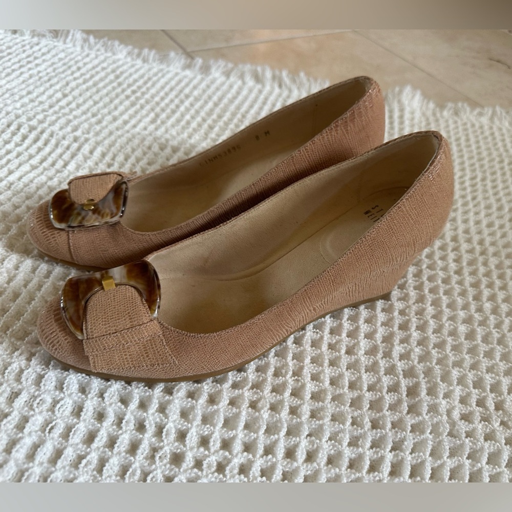 Stuart Weitzman Beige Lizard Embossed Bucalina We… - image 2